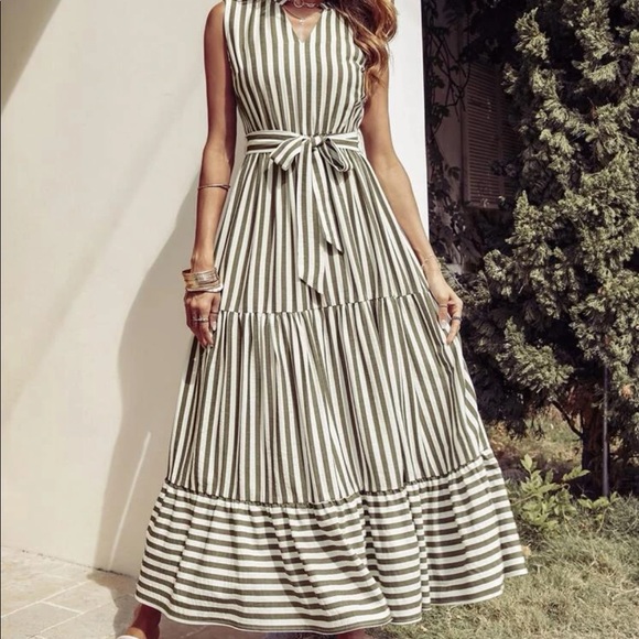 Stripes notched neck ruffle hem maxi dress - Picture 4 of 5